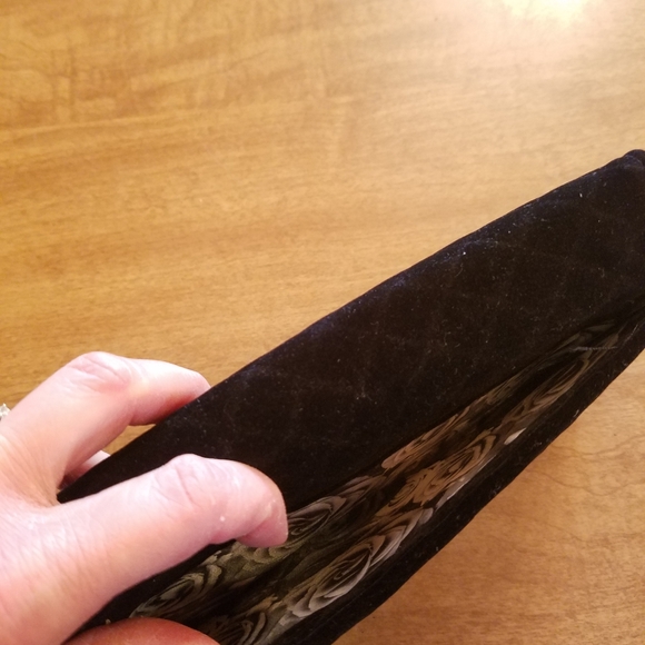 NEW! Adrienne Vittadini RFID protection fold-out wallet. - Picture 4 of 4